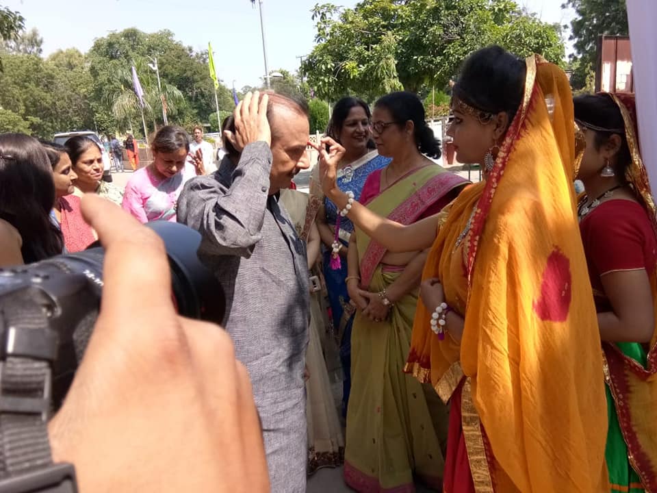  Rajiv Arora
